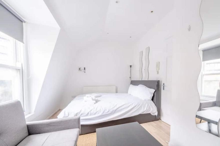 Central & Compact 1BD - 5min walk to Paddington