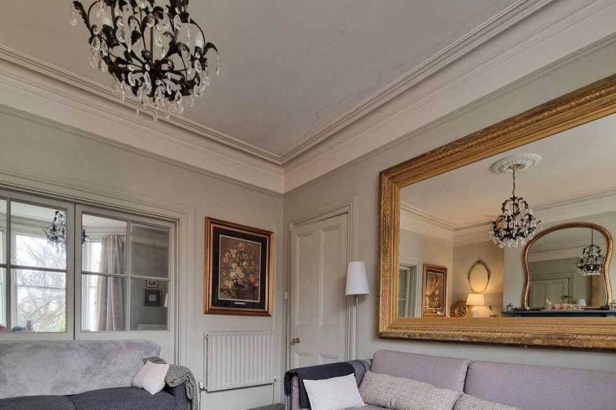 Victorian Townhouse - Central - Family - Classic