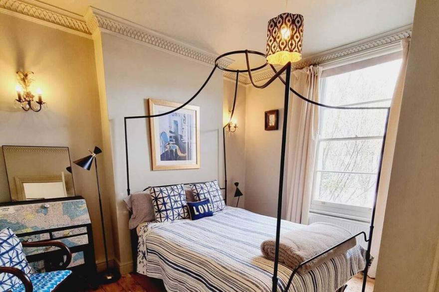 Victorian Townhouse - Central - Family - Classic