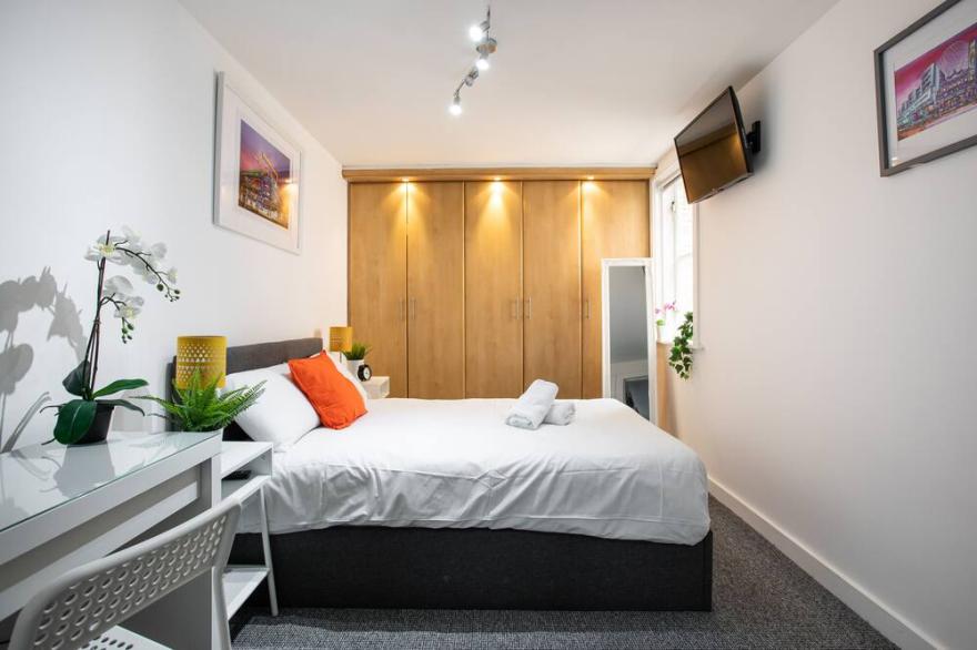 Malone Crescent Apartment-2BR, 2B in City Centre