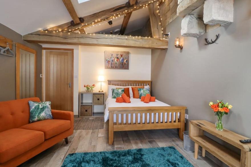 BESS COTTAGE, romantic, with a garden in Cragg Vale