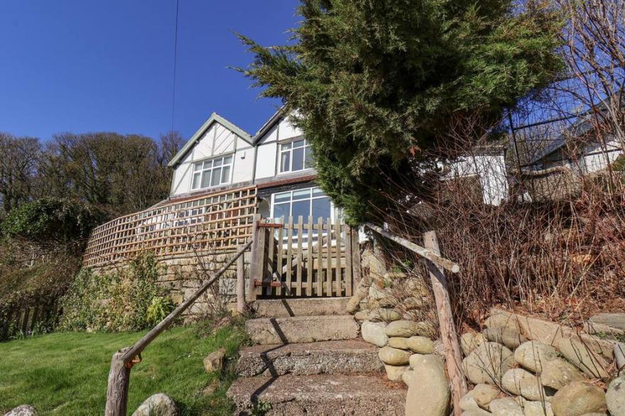 CRAIGMORE, pet friendly, country holiday cottage in Sandsend