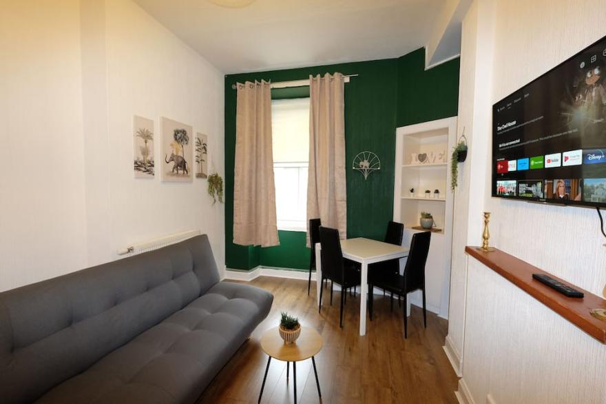 The Eden Apartment, Edinburgh City Center