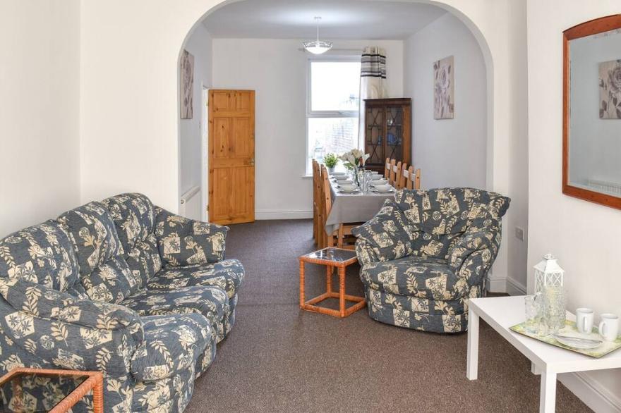 5 bedroom accommodation in Great Yarmouth