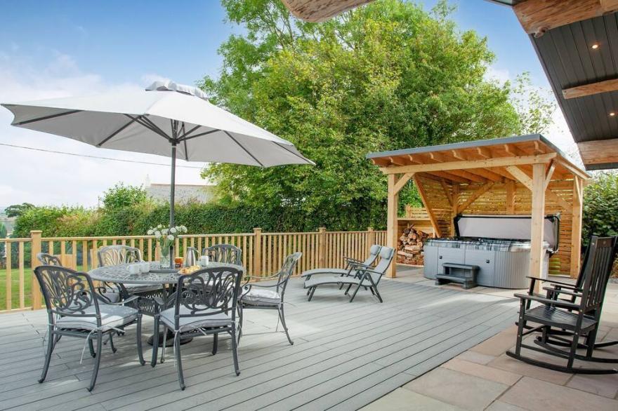 3 bedroom accommodation in Lifton
