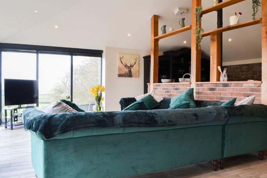 6 bedroom accommodation in Waverton, near Wigton