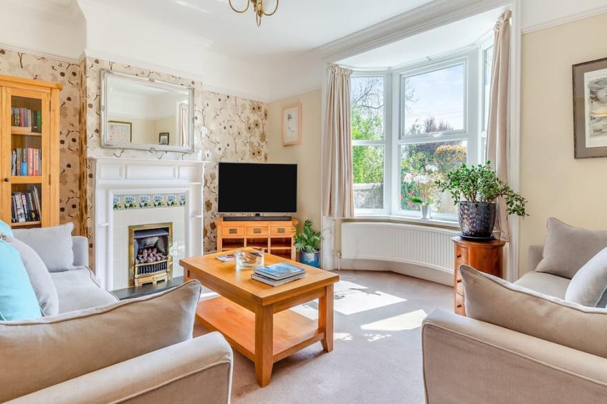 4 bedroom accommodation in Dartmouth