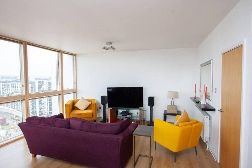 Rare Top Floor Duplex Overlooking the River Clyde