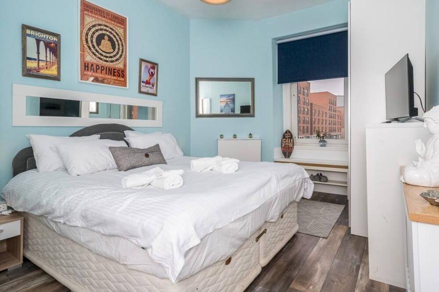 Pass the Keys | Trendy Historic flat sleeps 4 to 6 near Leith Shore