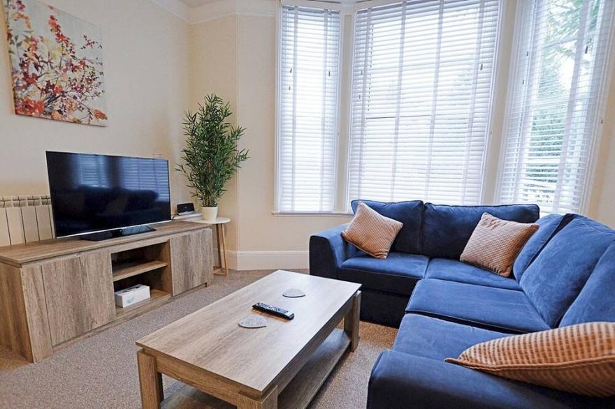 Pass the Keys | Lovely spacious 2 bed flat near Torquay Harbour