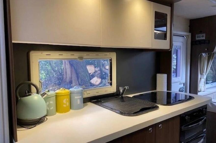 Hideaway Caravan Sleeps 2