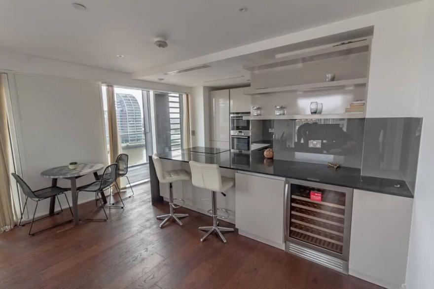 Luxurious 2 Bedroom Apartment with spectacular views of London