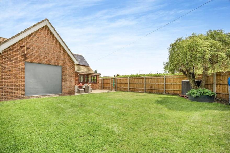 5 bedroom accommodation in Walpole Highway, near Wisbech