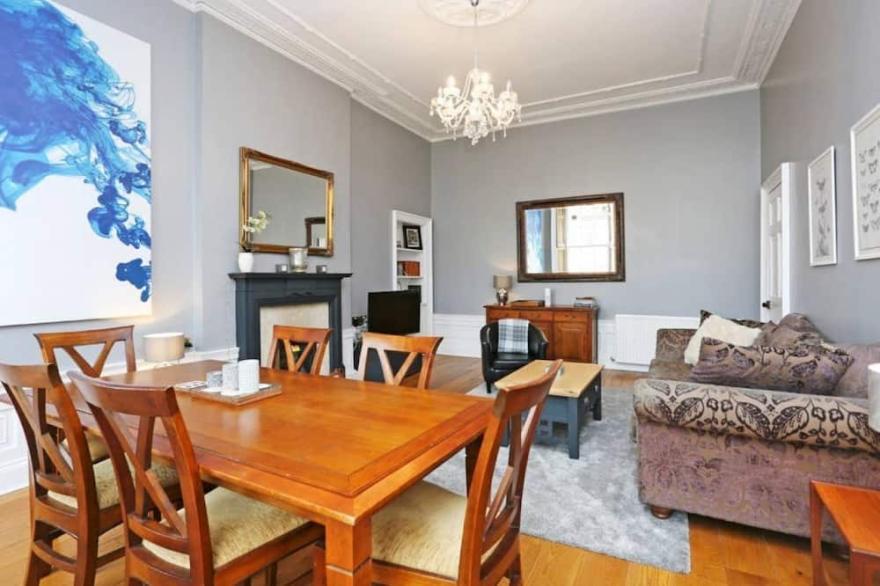 3 Bed Georgian flat in the heart of Stockbridge