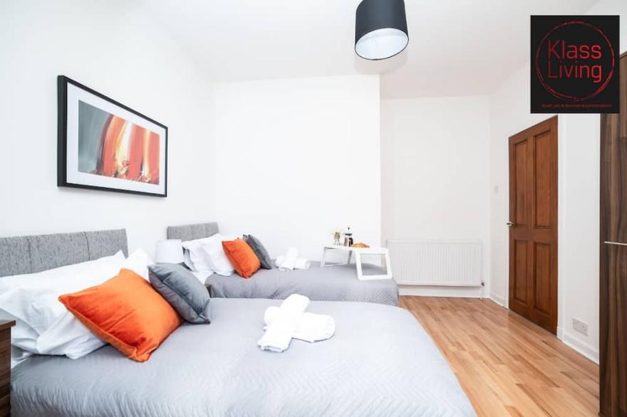 Cosy Bellshill Apartment by Klass Living