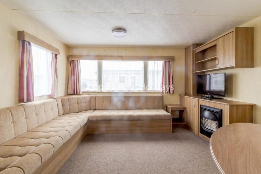 Great seaside 8 berth caravan at Haven Hopton-on-Sea in Norfolk ref 80010T