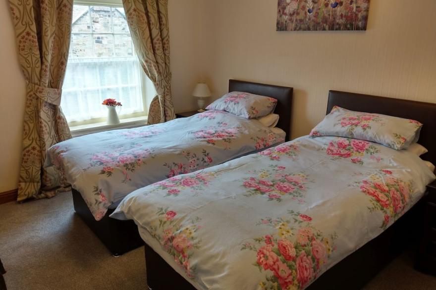 Pathways Holiday Cottage a delightful 18th century stone cottage in Derbyshire.