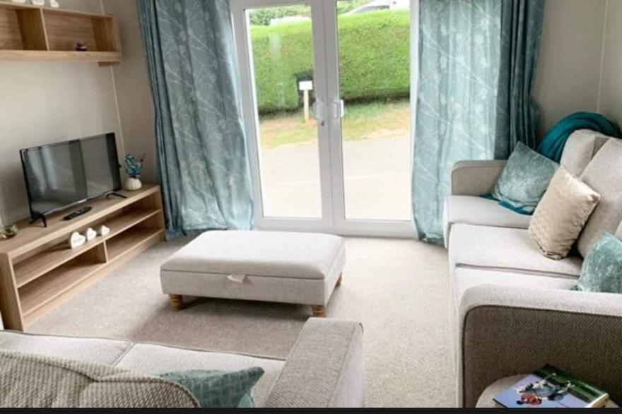 Exotic 3-Bed Caravan @ Newquay Holiday Park