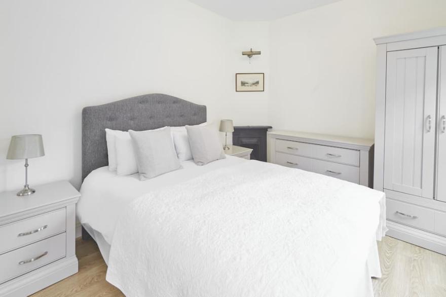 Host & Stay | Victorian Seahouse