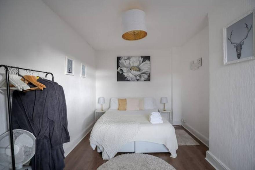 Phénix Central - Huge 3 Bed, Super Equipped Apt.