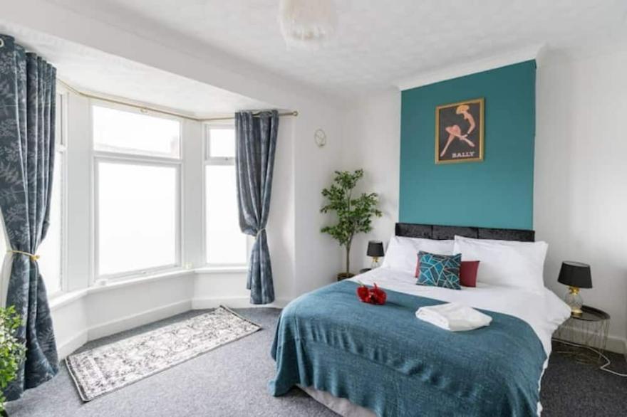 The Gatsby - Beautiful Spacious Central House