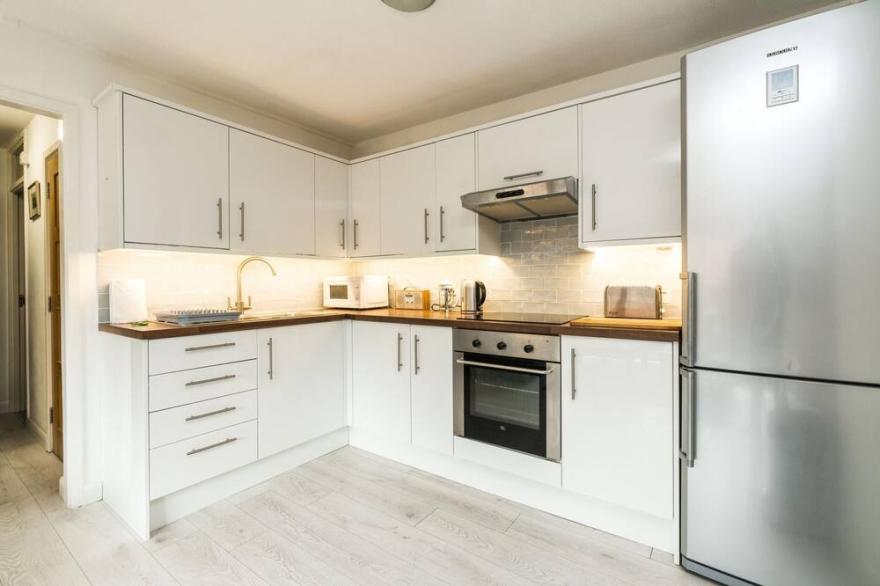 Luxury Islington Apartment with Balcony Islington
