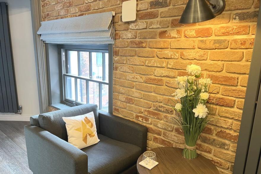 ★ Silver Forge Penthouse - Two Bed - 4K Projector - Snug Room - Luxury Apartment