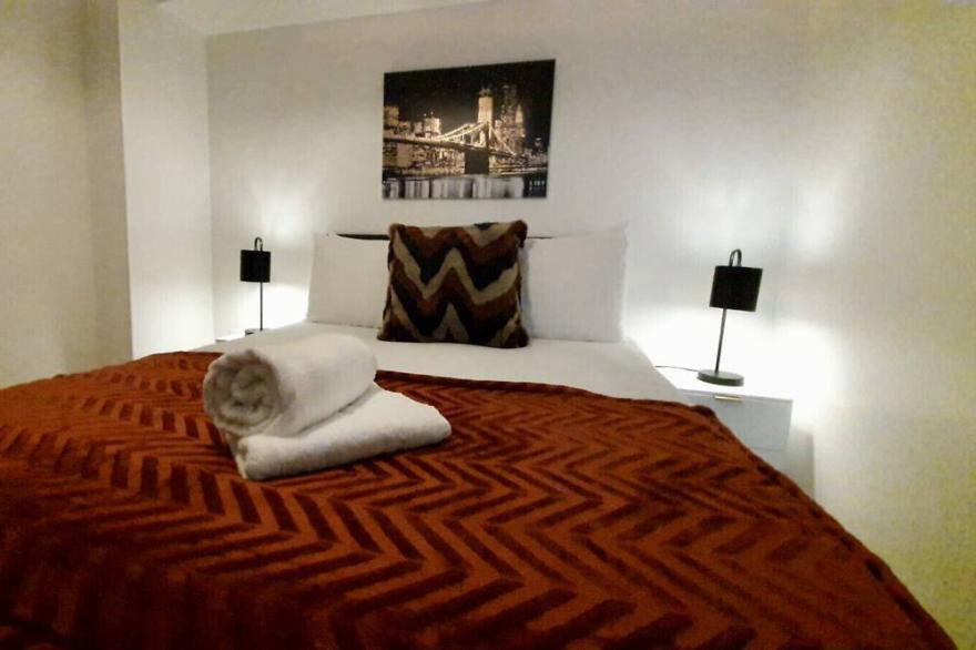 ★ Stylish Birmingham City Centre Apart With Balcony