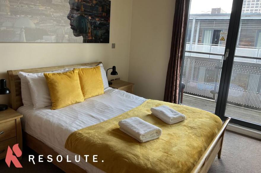 ★ Spacious 2 Bedroom Arcadian Centre w/ Balcony
