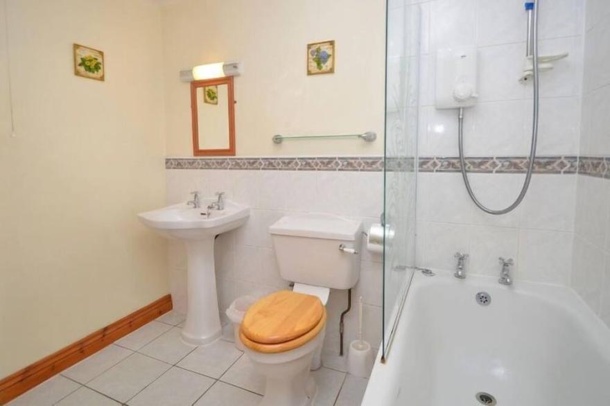 Vacation home Cherry Cottage in Chillington - 8 persons, 4 bedrooms