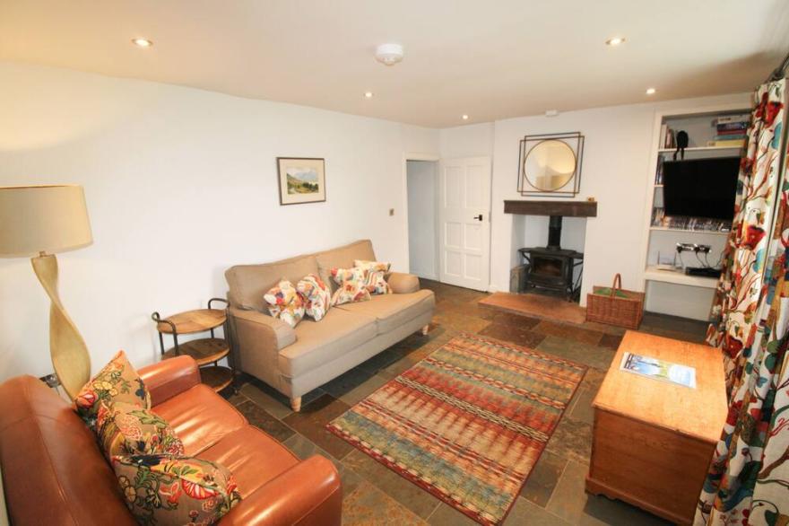 Red Squirrel Cottage, Hutton -  a cottage that sleeps 4 guests  in 2 bedrooms
