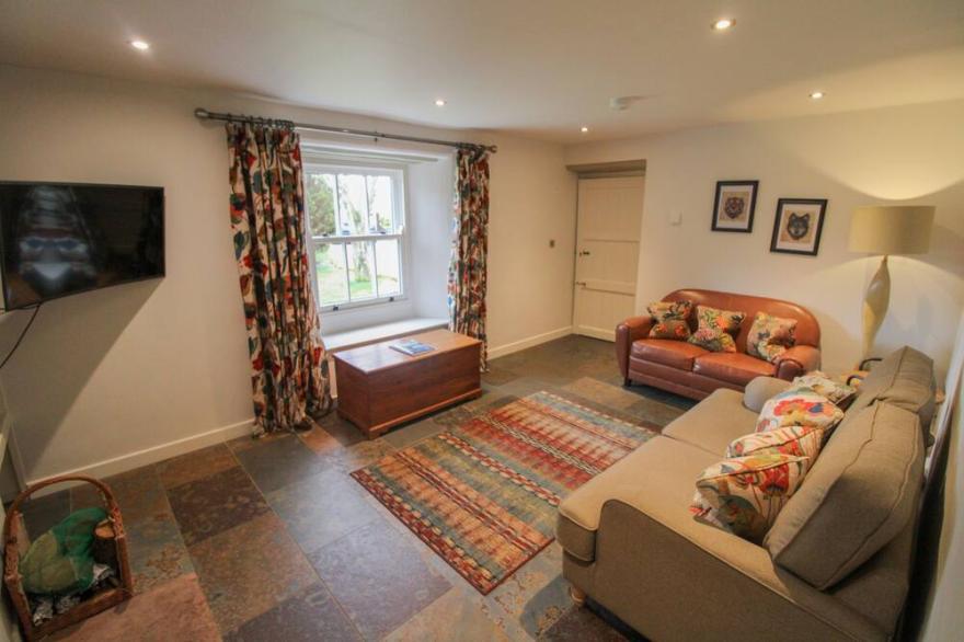 Red Squirrel Cottage, Hutton -  a cottage that sleeps 4 guests  in 2 bedrooms