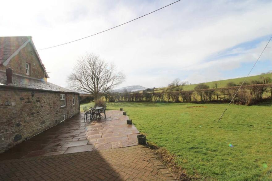 Calley House, Hutton  -  a cottage that sleeps 6 guests  in 3 bedrooms