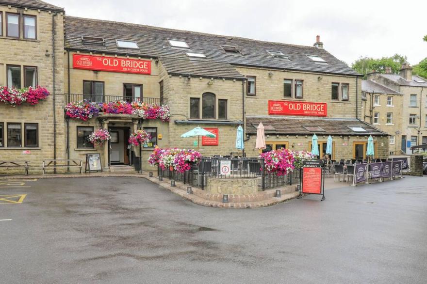 THE LOOKOUT, pet friendly in Holmfirth