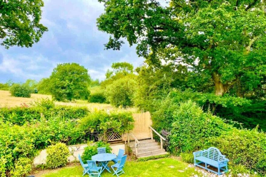 EXEC DETACHED,HOT TUB,CINEMA ROOM,POOL TABLE