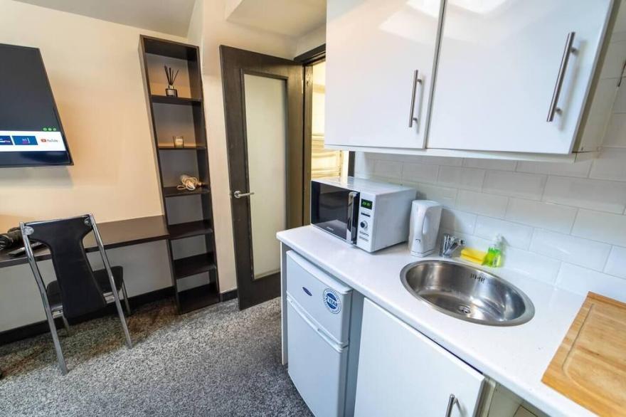 Ensuite style Studio in Selly Oak