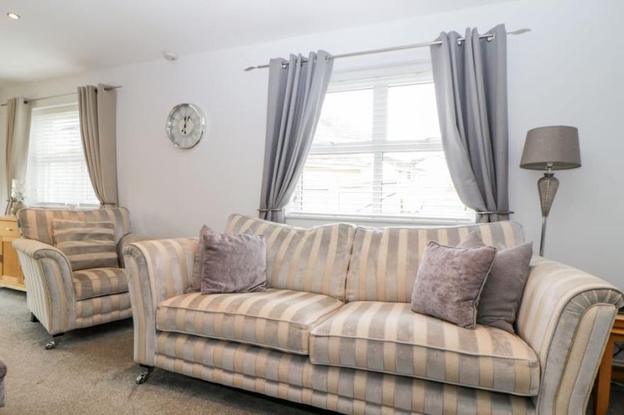 FONTHILL, pet friendly, country holiday cottage in Torquay