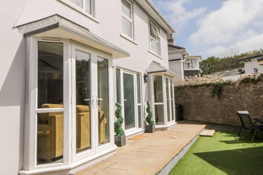 FONTHILL, pet friendly, country holiday cottage in Torquay