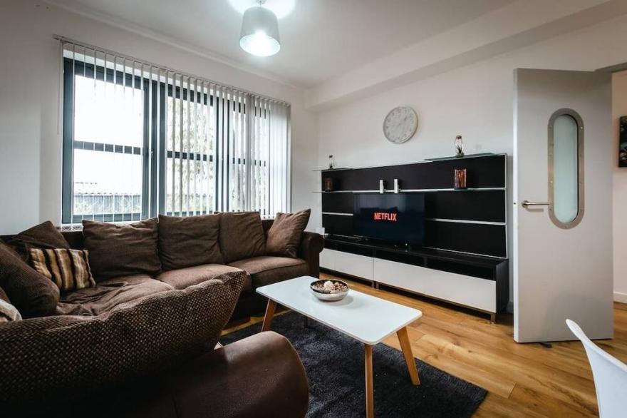 Bishopsgate House - Beautiful Apartment with Private Parking close to Coventry City Centre