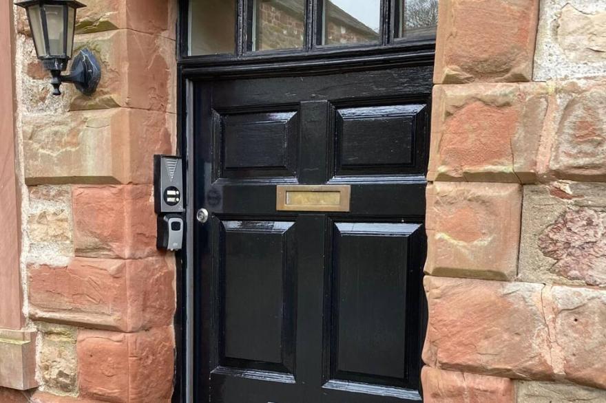 Amazing 2BD Apartment -Upper floors of Dufton Hall