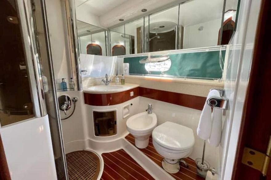 52ft Motor Yacht, Plymouth Yacht Haven Marina
