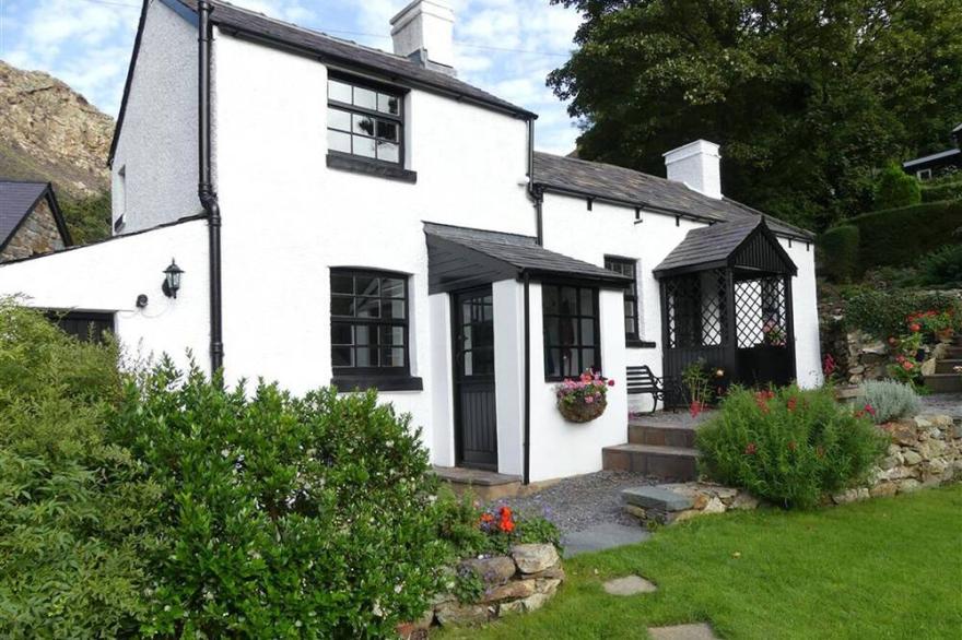Pant Glas - Two Bedroom Cottage, Sleeps 3