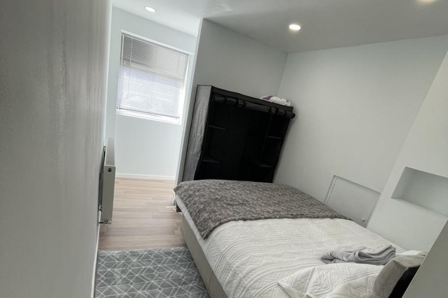 Comfy space in quiet area - 20 min from Sheffield City Center