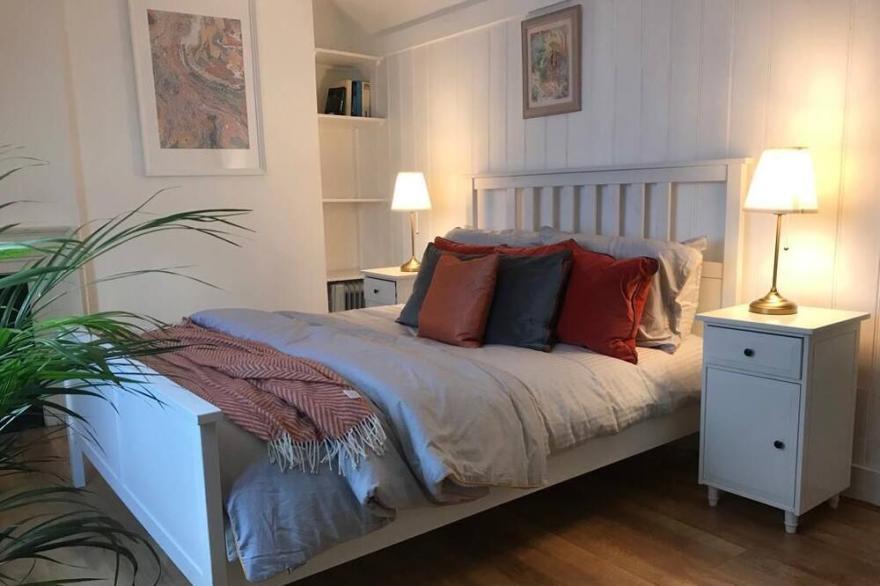 3 bed Historic house Soho London by Covent Garden, Westminster -  Sleeps 12