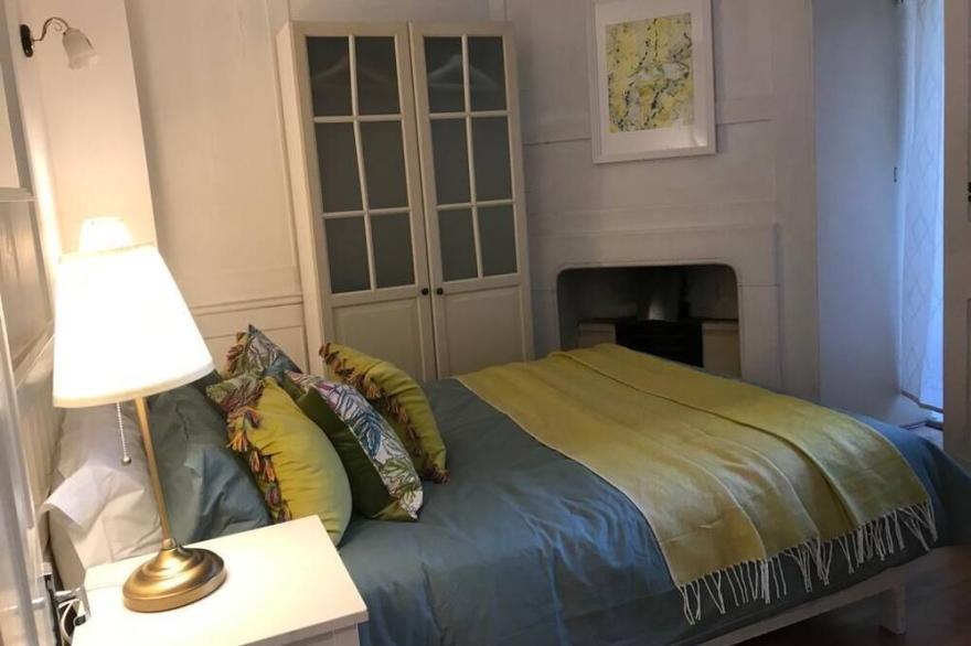3 bed Historic house Soho London by Covent Garden, Westminster -  Sleeps 12