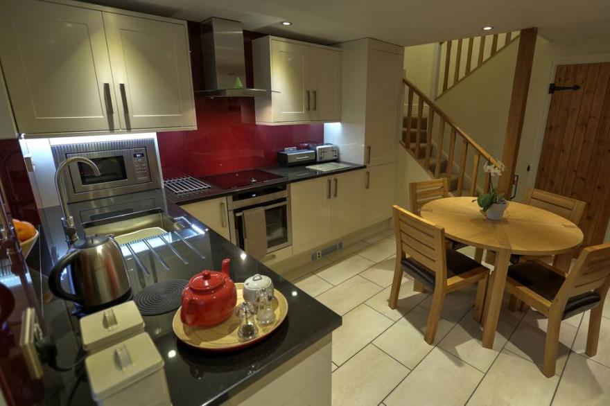 Townfoot Cottage, Elterwater - Dog & E.V friendly - Sleeps 4