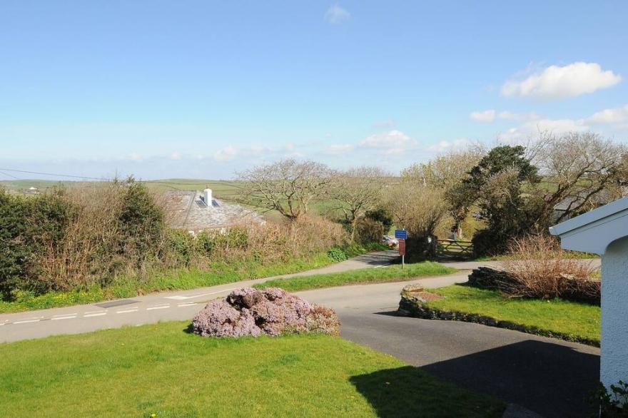OAKLEA, family friendly, with a garden in Crackington Haven