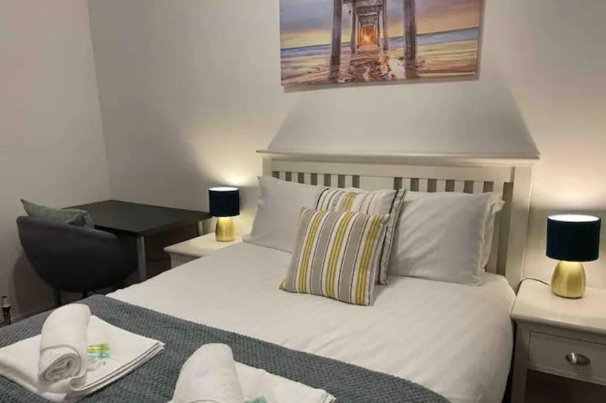 Hutcheson Fantastic Location Merchant City with Spacious 2 Bed