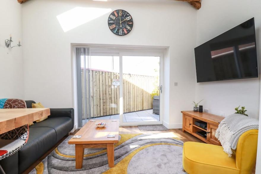HARVENNA COTTAGE, pet friendly, with a garden in Crackington Haven