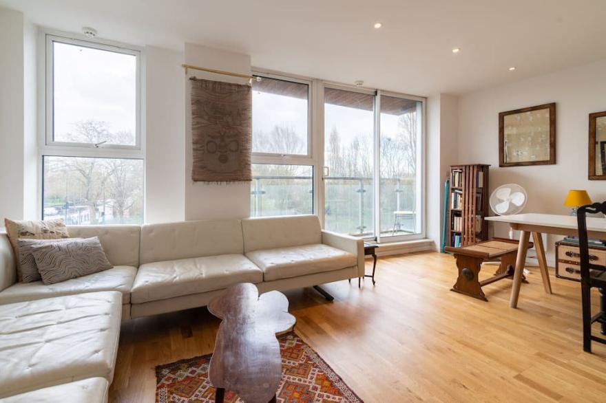 Regent's Canal View Apartment